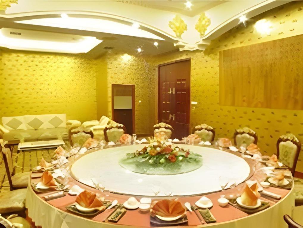 New Friendship Hotel Luoyang  Dış mekan fotoğraf